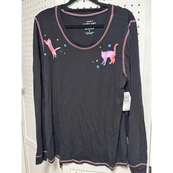 Torrid Size 0 - Size Large Long Sleeve Galaxy Cats Black Super Soft Shirt - Picture 2 of 7